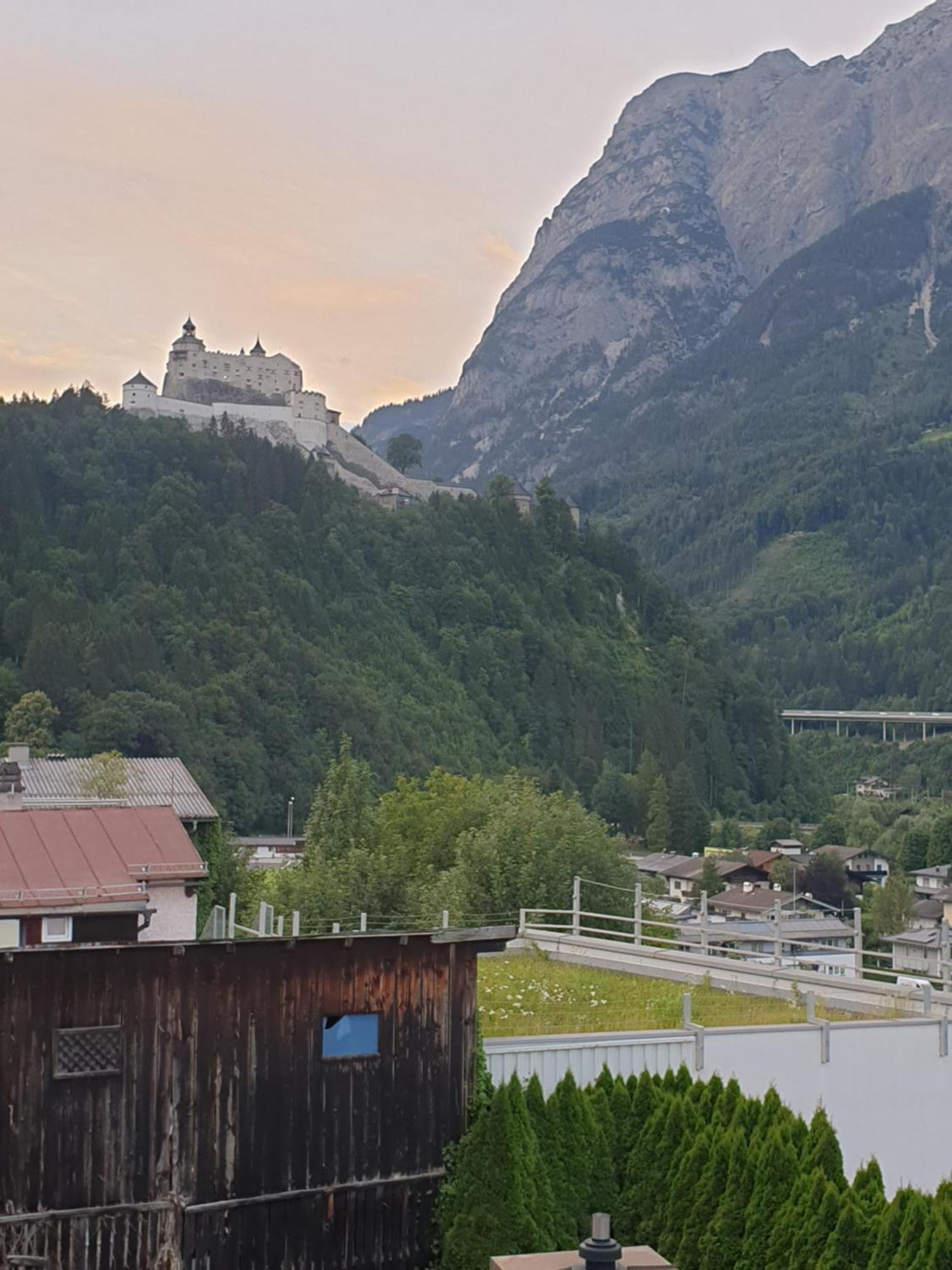 Weisses Roessel-Cavallo Bianco Werfen Luaran gambar